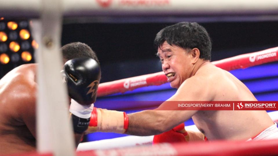 Inilah 5 Pertarungan Tinju Terbaik Ellyas Pical, The Exocet dari Indonesia.